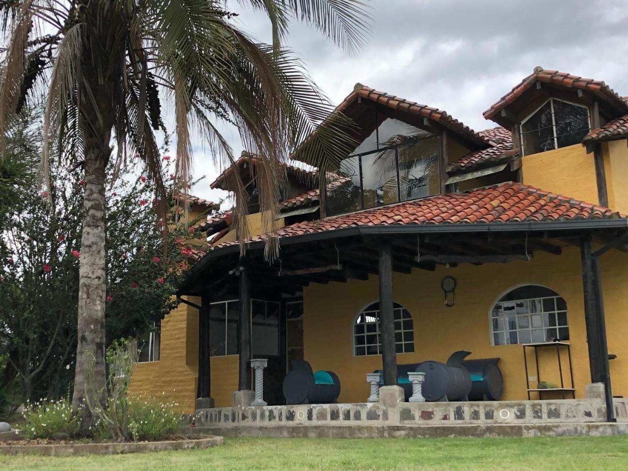 Springhills Quito Airport Hotel Tababela Exterior photo